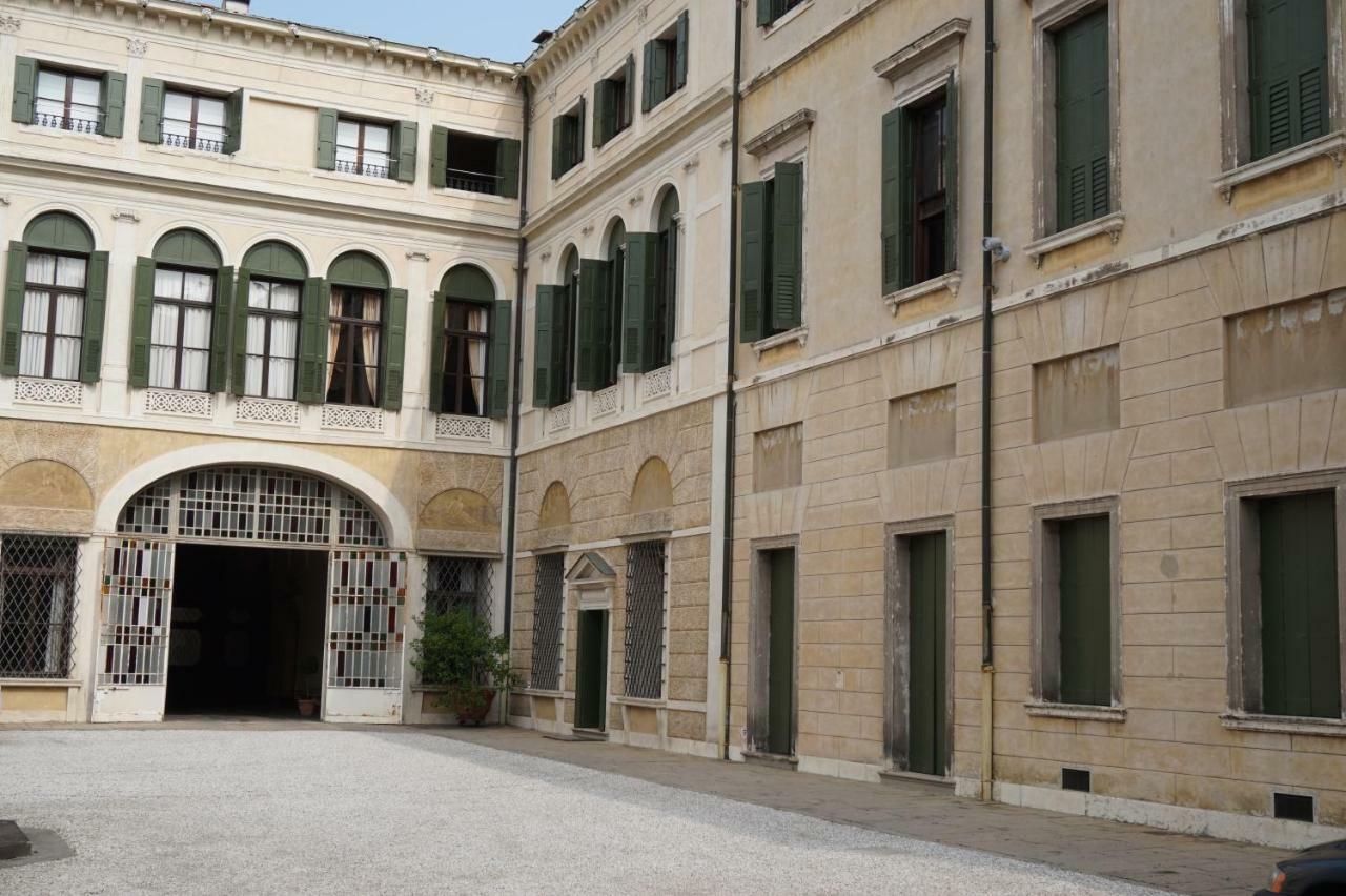 Palazzo Mantua Benavides Suites & Apartments Падуа Екстериор снимка