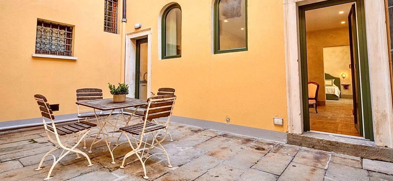 Palazzo Mantua Benavides Suites & Apartments Падуа Екстериор снимка